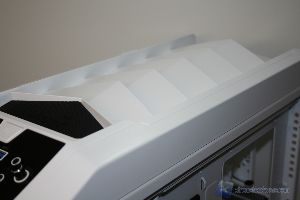 00078Aerocool XPREDATOR WHITE XTREMEHARDWARE.COM